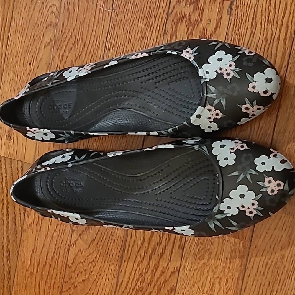 CROCS Shoes, New! ,